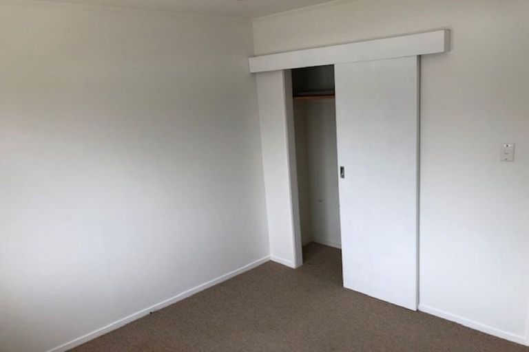 Photo of property in 12 Lipton Grove, Opaheke, Papakura, 2113