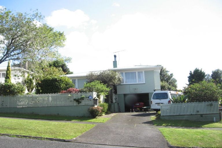 Photo of property in 135 Ennis Avenue, Pakuranga Heights, Auckland, 2010