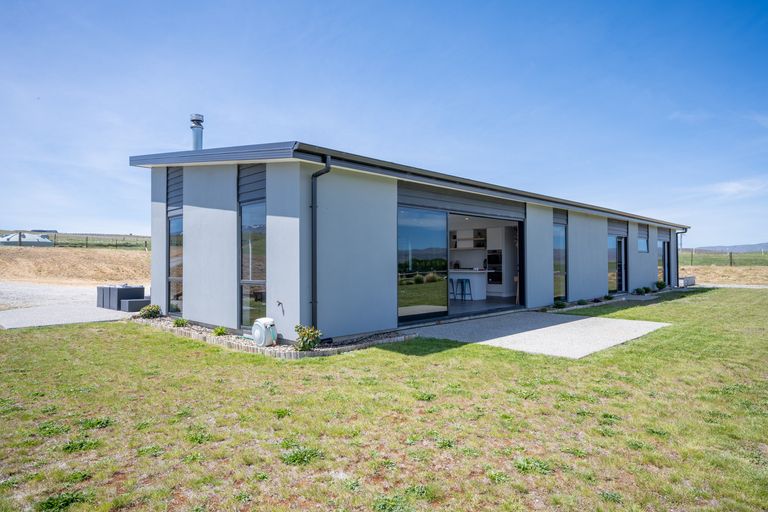 Photo of property in 16 Leaning Rock Road, Springvale, Alexandra, 9393