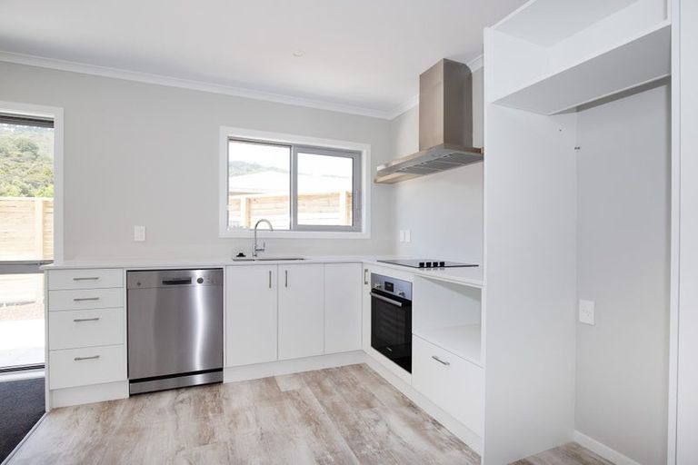 Photo of property in 4a Horoeka Street, Stokes Valley, Lower Hutt, 5019