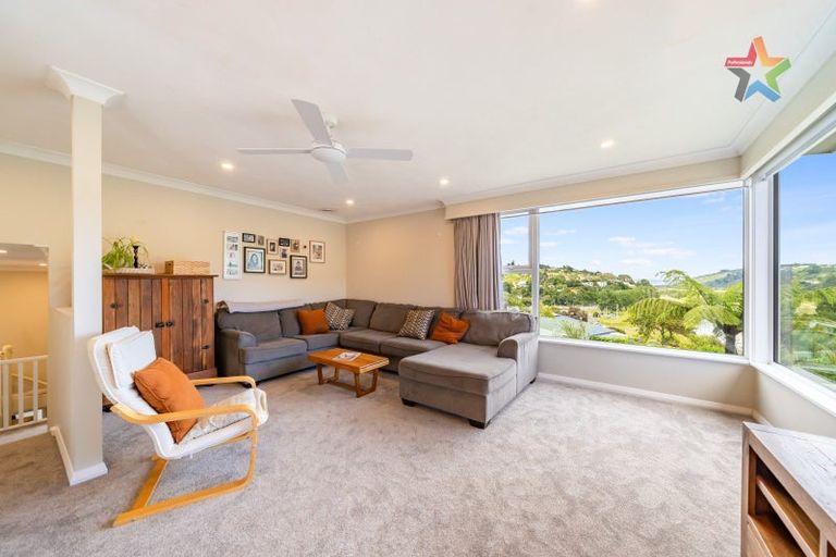 Photo of property in 11 Manor Drive, Stokes Valley, Lower Hutt, 5019