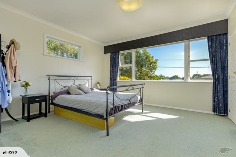Photo of property in 1 Buick Crescent, Awapuni, Palmerston North, 4412