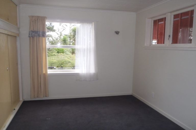 Photo of property in 29 Takahe Road, Titirangi, Auckland, 0604