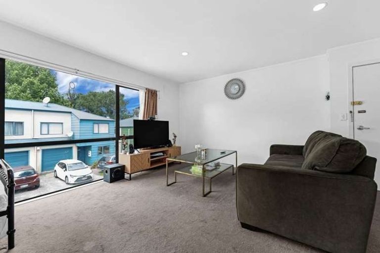 Photo of property in 82 Malaspina Place, Papatoetoe, Auckland, 2025