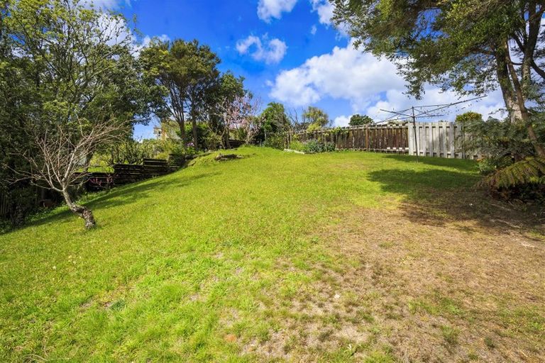 Photo of property in 18 Pemberton Avenue, Bayview, Auckland, 0629