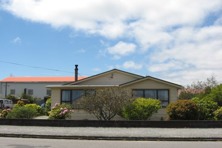 Photo of property in 19 Derby Street, Westport, 7825