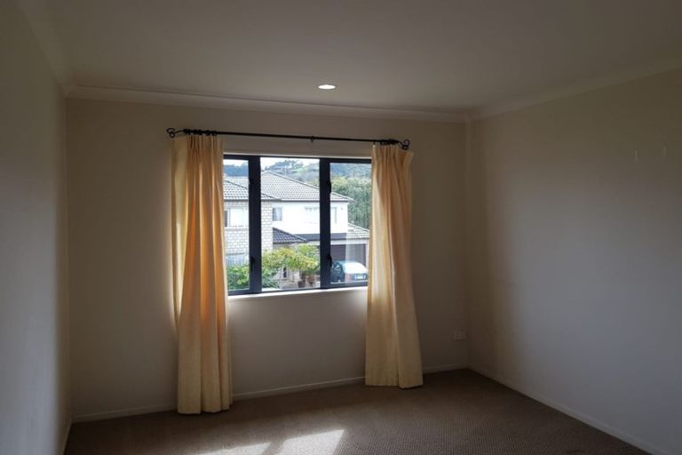 Photo of property in 11 Bridgefield Crescent, Flat Bush, Auckland, 2016