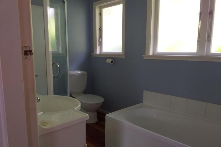 Photo of property in 17 Canterbury Street, Karori, Wellington, 6012