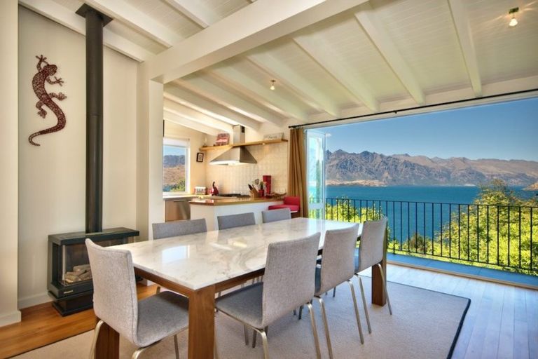 Photo of property in 6 Matau Place, Fernhill, Queenstown, 9300