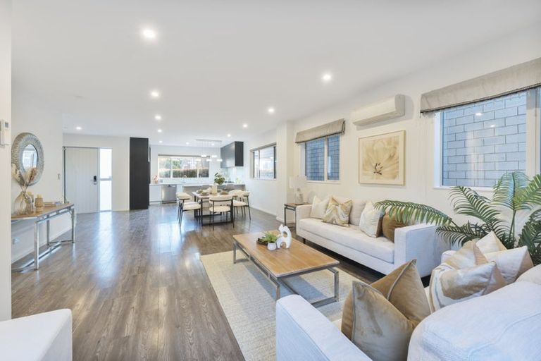 Photo of property in 22 Sunshine Boulevard, Sunnyvale, Auckland, 0612