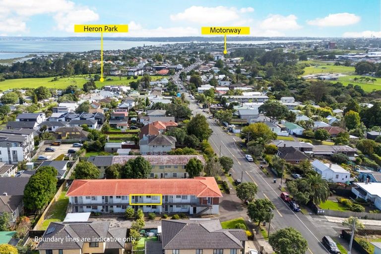 Photo of property in 7/45 Blockhouse Bay Road, Avondale, Auckland, 1026