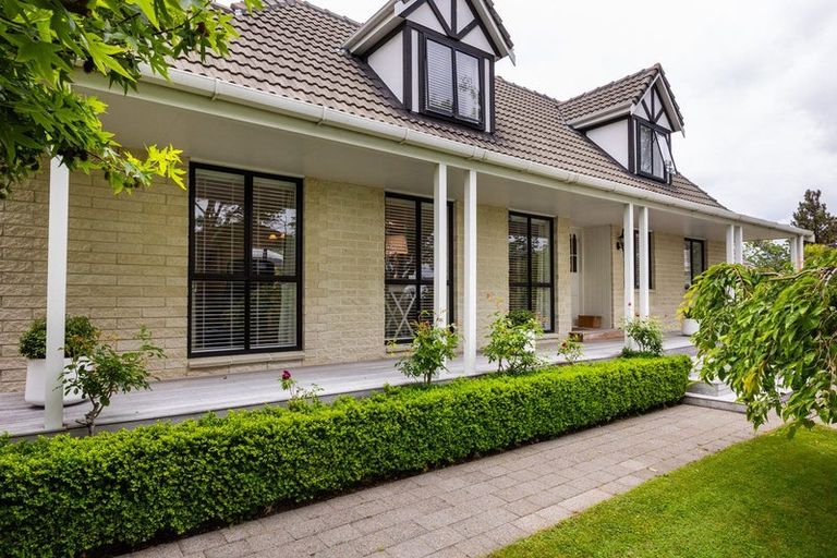 Photo of property in 1 Earl Place, Hokowhitu, Palmerston North, 4410