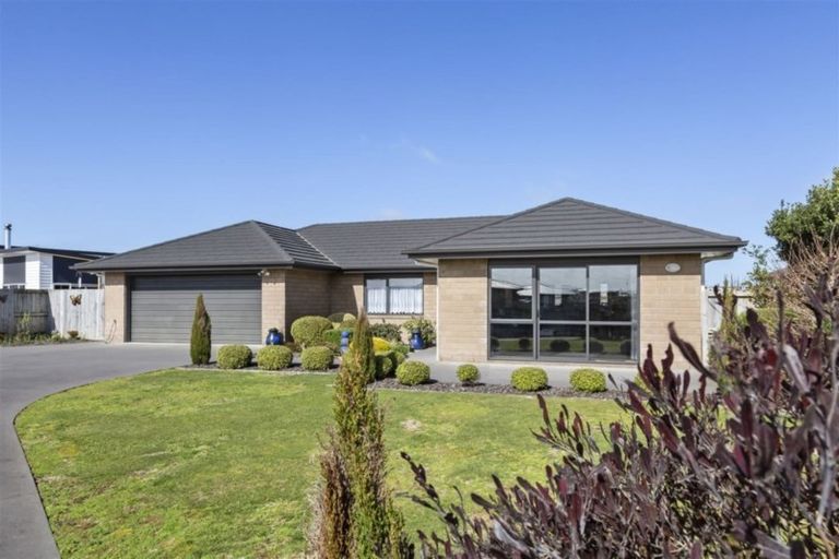 Photo of property in 11 Reremoana Close, Hawera, 4610