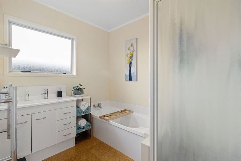 Photo of property in 1/49 Strid Road, Te Atatu South, Auckland, 0610