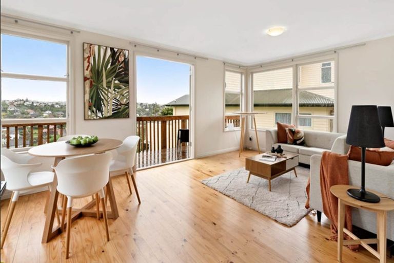 Photo of property in 123 Browns Bay Road, Browns Bay, Auckland, 0630