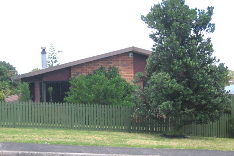 Photo of property in 2/157 Spinella Drive, Bayview, Auckland, 0629