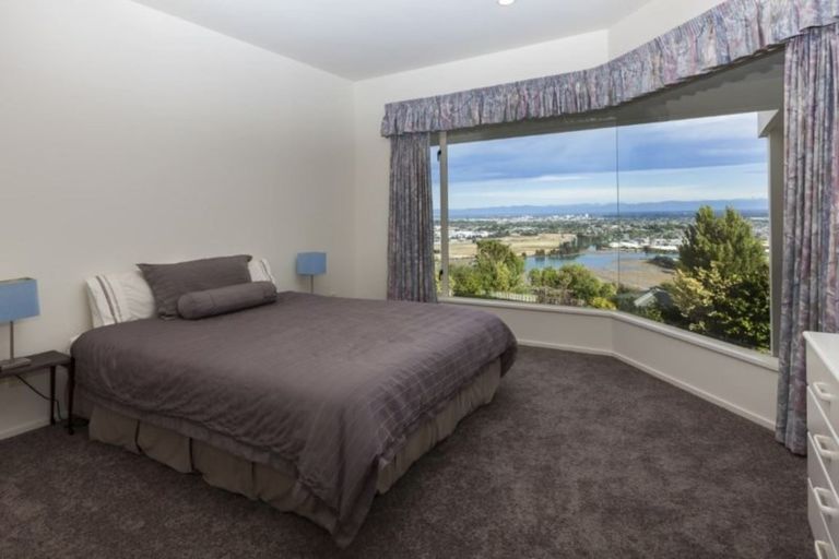 Photo of property in 126 Cannon Hill Crescent, Mount Pleasant, Christchurch, 8081