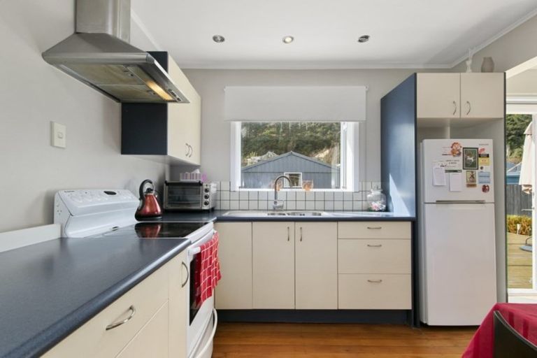 Photo of property in 44 Bull Avenue, Wainuiomata, Lower Hutt, 5014