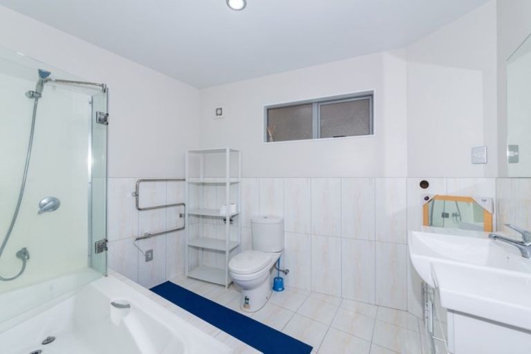 Photo of property in 693a East Coast Road, Browns Bay, Auckland, 0630