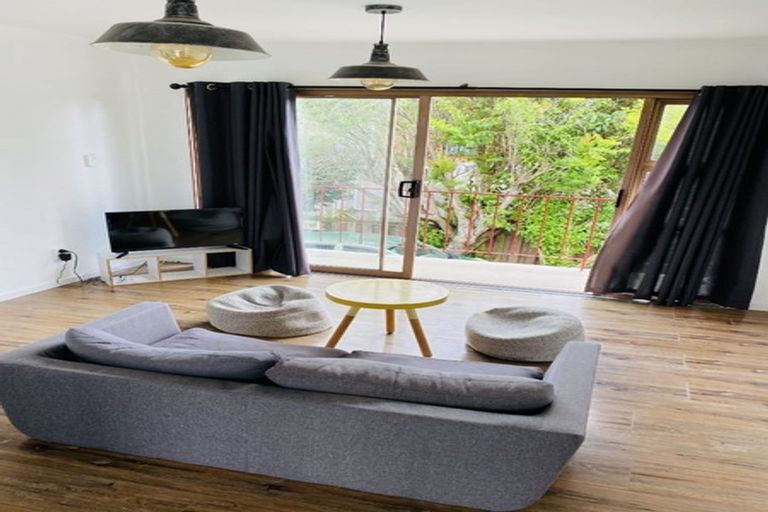 Photo of property in 10/767 Beach Road, Browns Bay, Auckland, 0630
