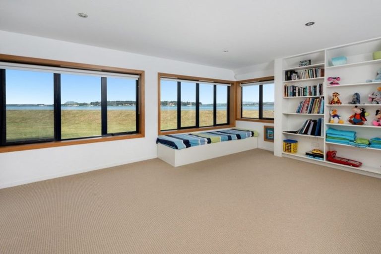 Photo of property in 12 Beach Grove, Omokoroa, 3114