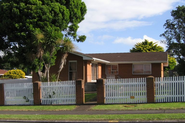 Photo of property in 43 Luton Avenue, Sunnyhills, Auckland, 2010