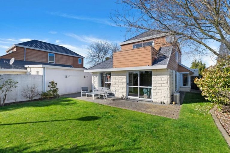 Photo of property in 15b Radnor Street, St Albans, Christchurch, 8014