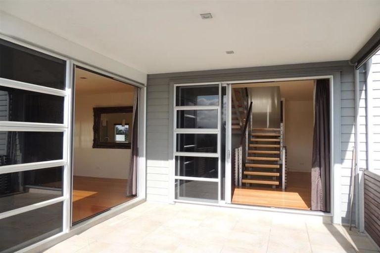 Photo of property in 84b Charles Street, Westshore, Napier, 4110