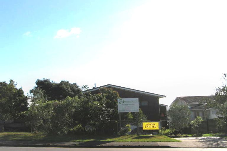 Photo of property in 4200 Great North Road, Glendene, Auckland, 0602