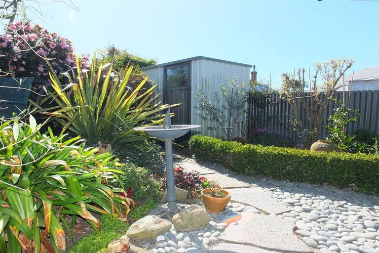 Photo of property in 2/21 Oxford Street, West End, Timaru, 7910