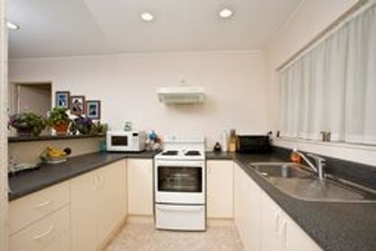 Photo of property in 12 Carl Place, Unsworth Heights, Auckland, 0632