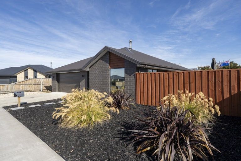 Photo of property in 6 Deans Place, Amberley, 7410