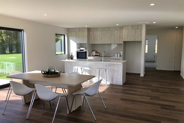 Photo of property in 14 Lynette Place, Mangere, Auckland, 2022