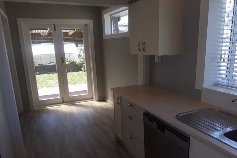 Photo of property in 76 Sylvan Street, Hillmorton, Christchurch, 8024