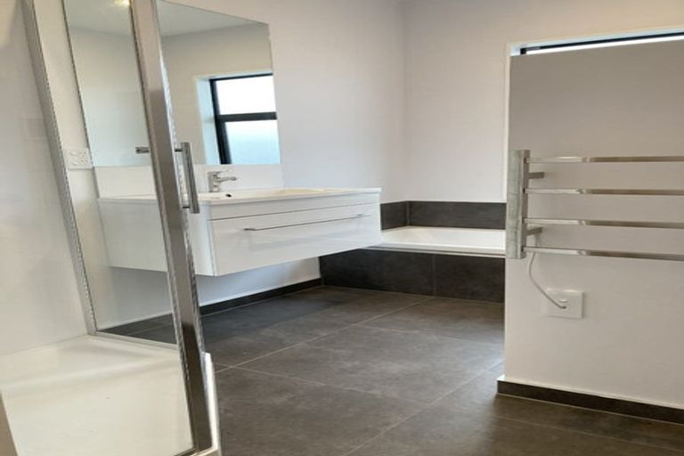 Photo of property in 5 Bellbird Lane, Marshland, Christchurch, 8083