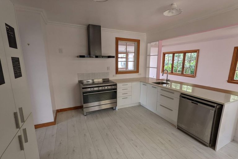 Photo of property in 5 Golf Road, Paraparaumu Beach, Paraparaumu, 5032