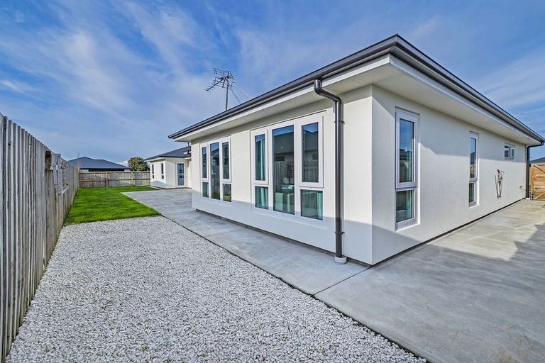 Photo of property in 2 Beckford Way, Rolleston, 7614