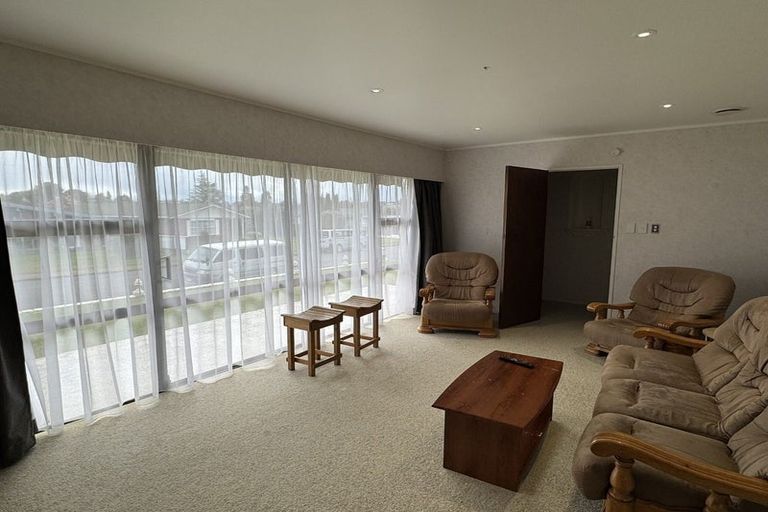 Photo of property in 8 Sandalwood Drive, Dinsdale, Hamilton, 3204