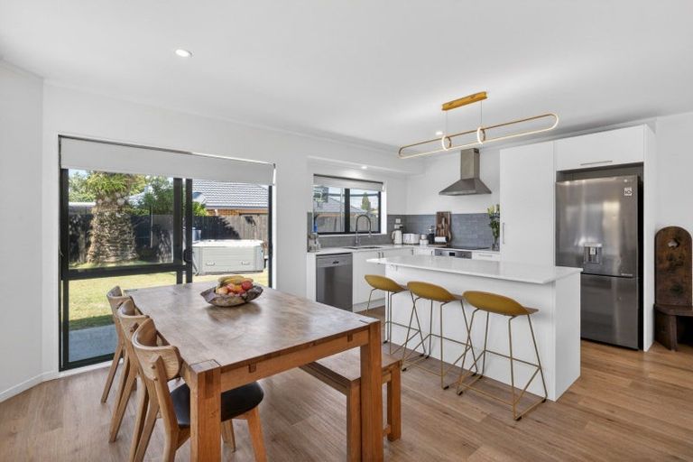 Photo of property in 15 Romana Crescent, Papamoa Beach, Papamoa, 3118