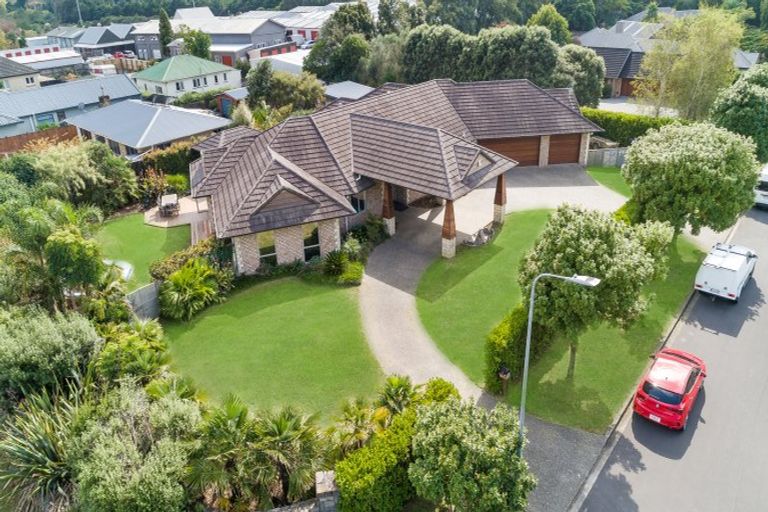 Photo of property in 1 Glencairn Place, Buckland, Pukekohe, 2677