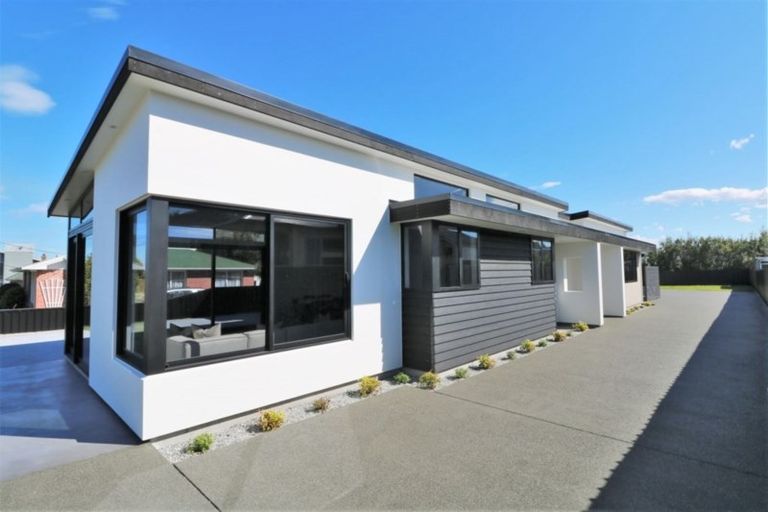 Photo of property in 17 Richmond Street, Waimataitai, Timaru, 7910