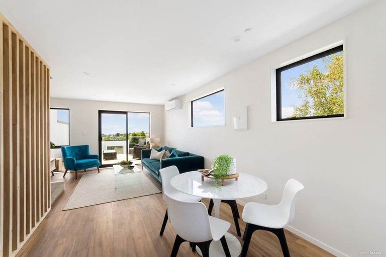 Photo of property in 1/735 East Coast Road, Browns Bay, Auckland, 0630