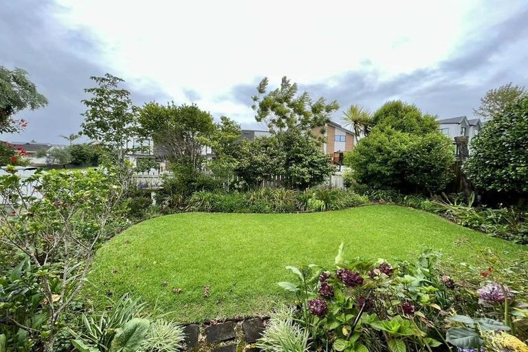 Photo of property in 48 Spence Road, Henderson, Auckland, 0612