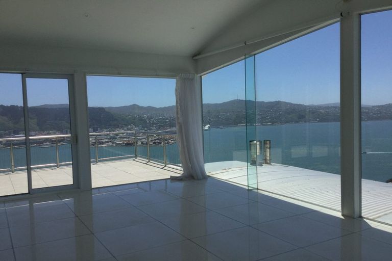 Photo of property in 11 Robieson Street, Roseneath, Wellington, 6011