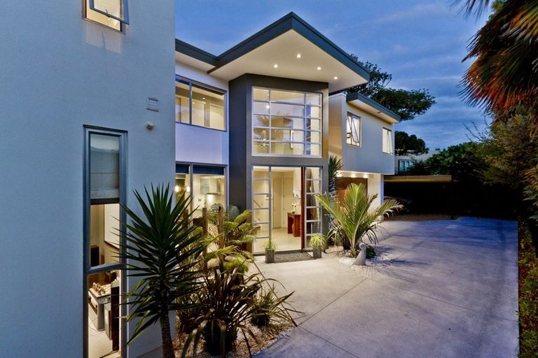 Photo of property in 33 Waiake Street, Torbay, Auckland, 0630