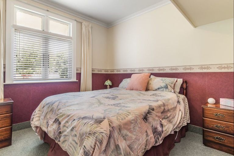 Photo of property in 16 Seddon Street, Levin, 5510