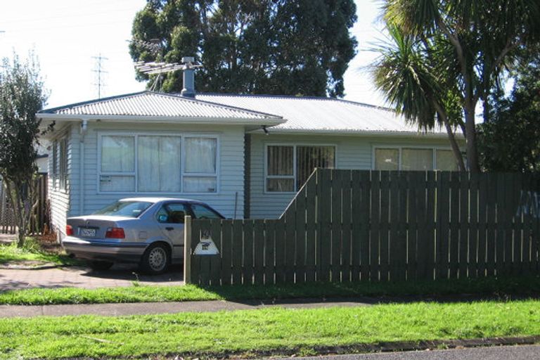 Photo of property in 54 Edgewater Drive, Pakuranga, Auckland, 2010
