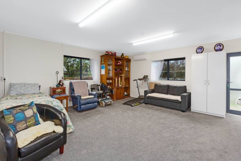 Photo of property in 1 West Peak Way, Otaki, 5512