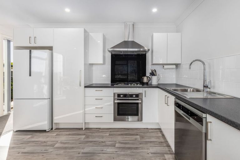 Photo of property in 39 Ruapehu Street, Paraparaumu, 5032