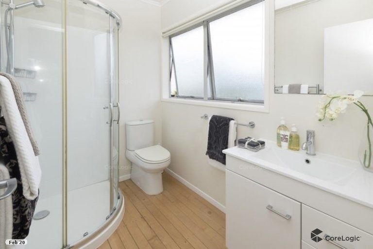 Photo of property in 72a Marine Parade, Mellons Bay, Auckland, 2014